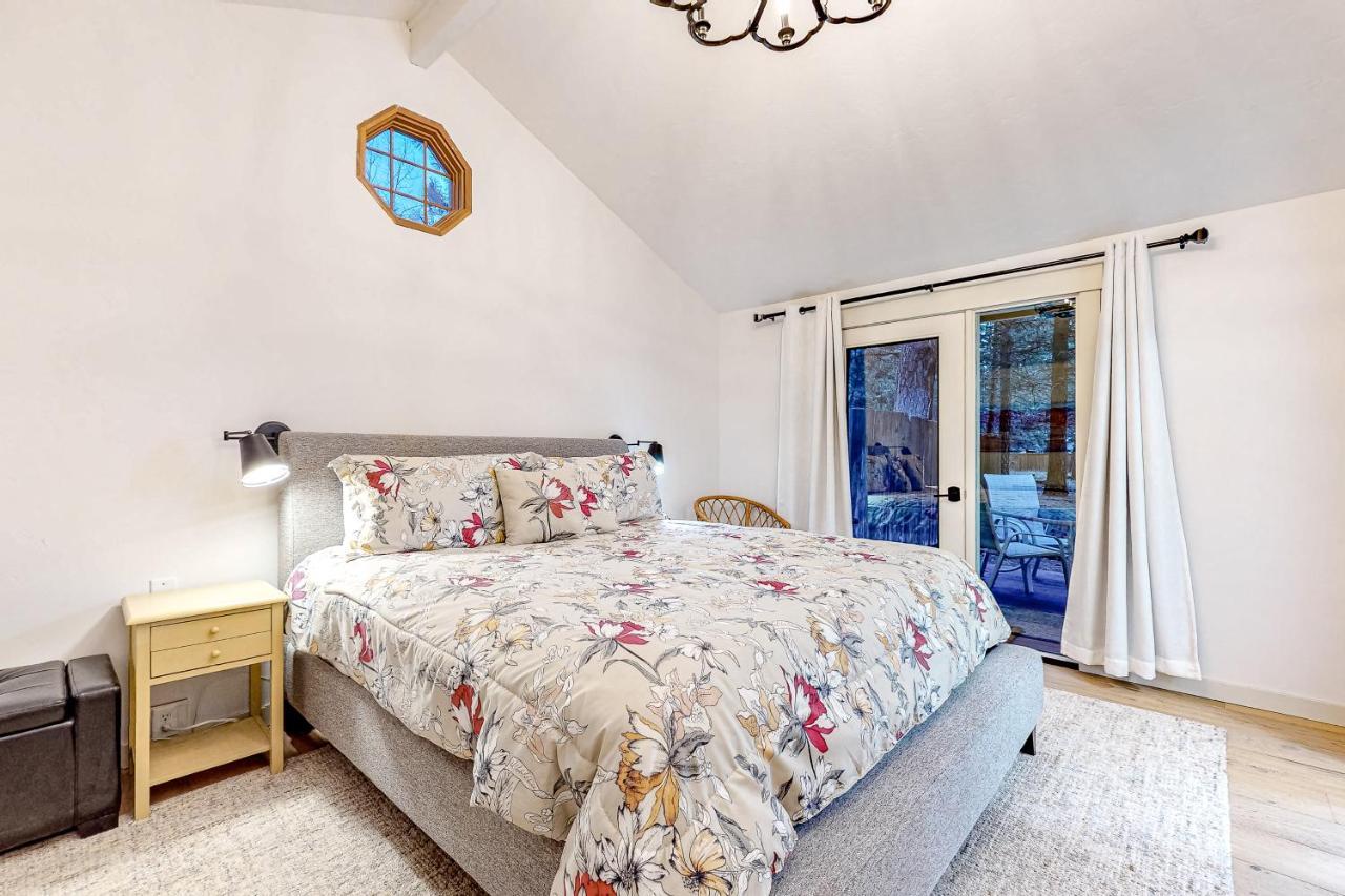 Retreat In The Pines Villa Систърс Екстериор снимка