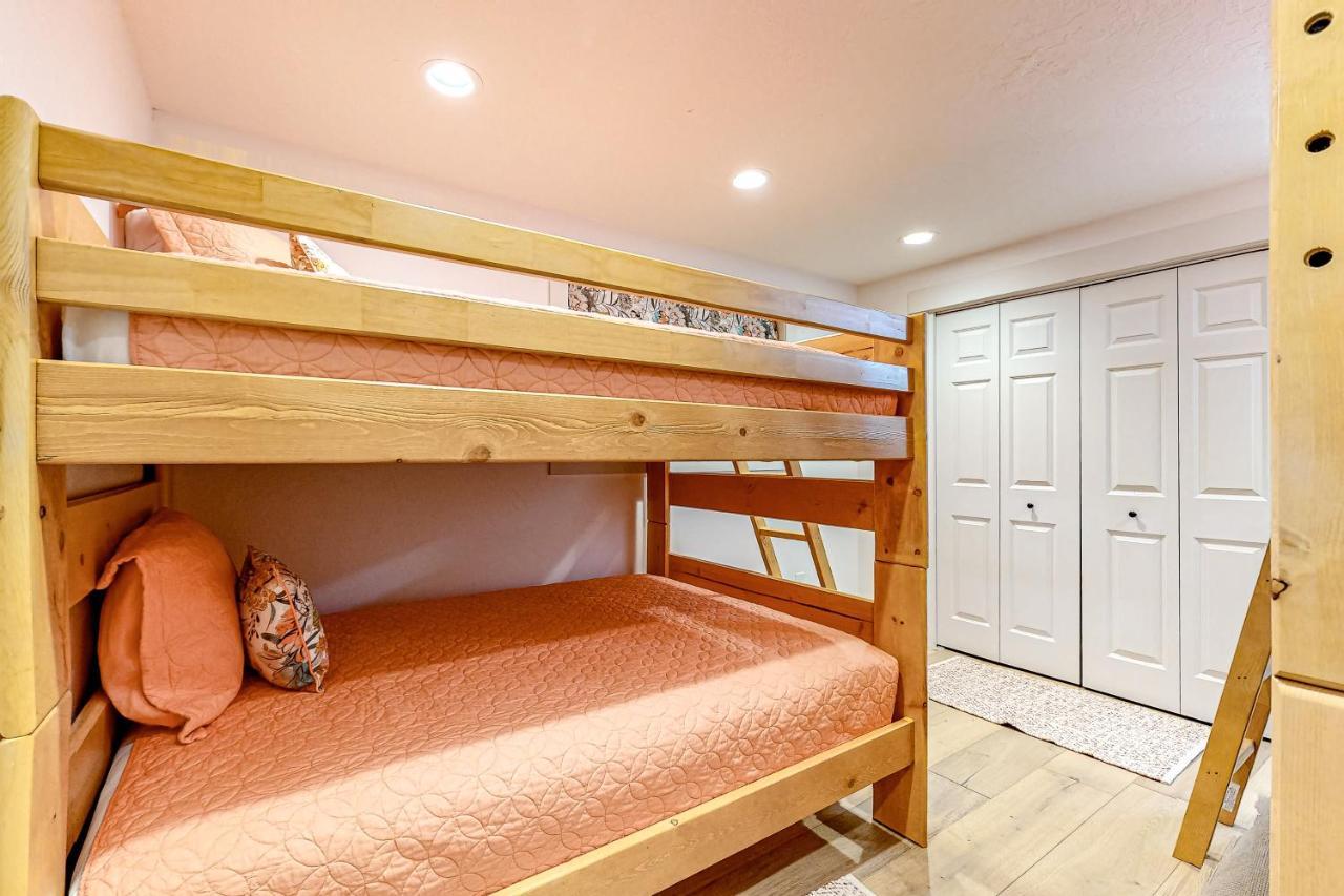 Retreat In The Pines Villa Систърс Екстериор снимка